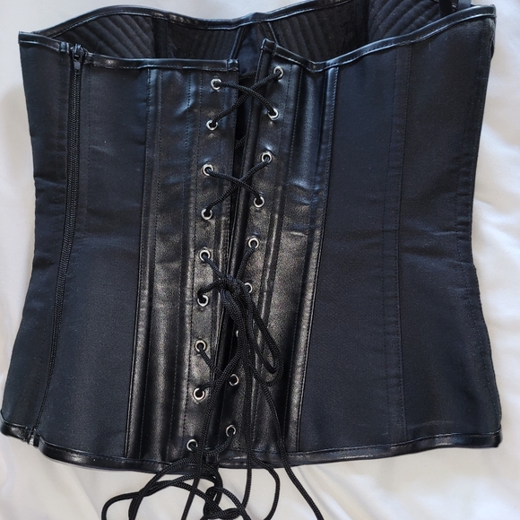 COPY - Corsets - Picture 9 of 9